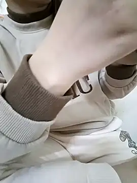 Sexyy spray online show from October 2025 05:48:02 AM