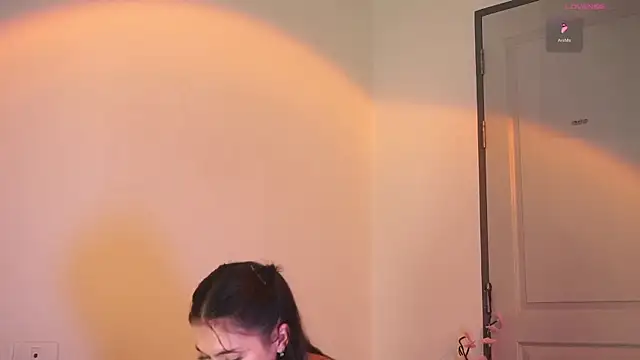 Snapshot of Lillu_Cooper chatting on April 2026 07:45:01 AM Lillu Cooper online show from April 2026 07:45:01 AM