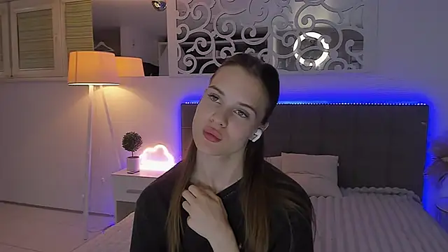 LuisaClover online show from July 2026 01:01:01 AM