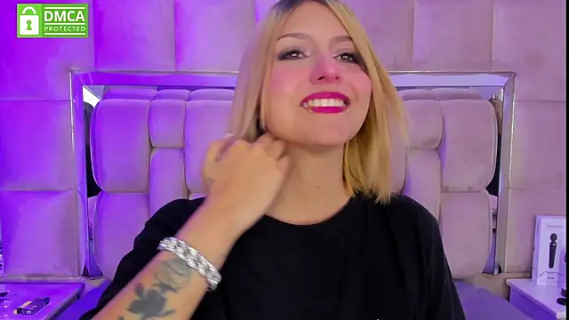 Snapshot of daniiela_beteche777 chatting on February 2026 07:06:01 PM daniiela beteche777 online show from February 2026 07:06:01 PM