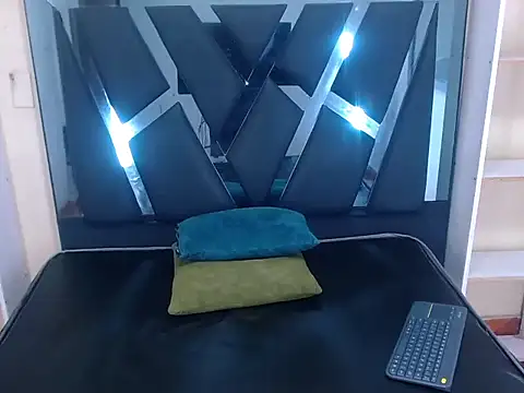 Clarense Bill online show from November 2025 01:02:01 PM