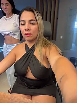 Snapshot of AngieVelezMilf chatting on November 2025 05:23:01 PM AngieVelezMilf online show from November 2025 05:23:01 PM