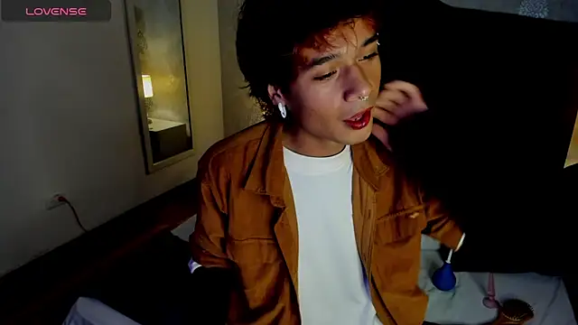 Snapshot of RonaldThompson_ chatting on October 2025 07:23:01 PM RonaldThompson online show from October 2025 07:23:01 PM