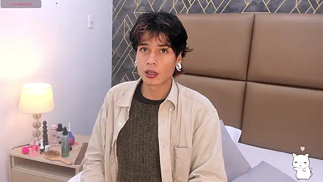 Snapshot of RonaldThompson_ chatting on October 2025 08:00:02 PM RonaldThompson online show from October 2025 08:00:02 PM