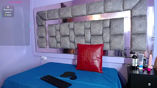 Gigi Scott  online show from October 2025 03:14:01 AM