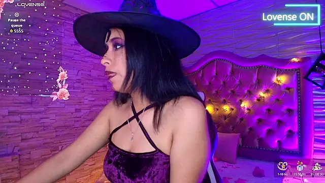 Roxanne Han online show from October 2025 11:44:02 AM