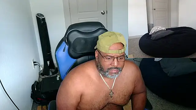 Snapshot of SplendaDaddy50 chatting on October 2025 05:20:02 PM SplendaDaddy50 online show from October 2025 05:20:02 PM