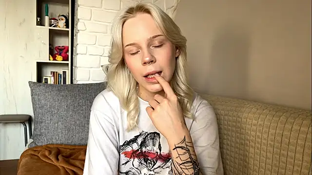 JinRenkes online show from November 2025 08:36:02 AM