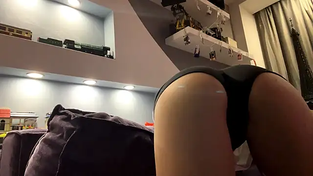 CarmaDiza online show from November 2025 04:18:02 PM