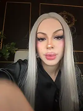 NovaPearl online show from November 2025 08:52:01 PM