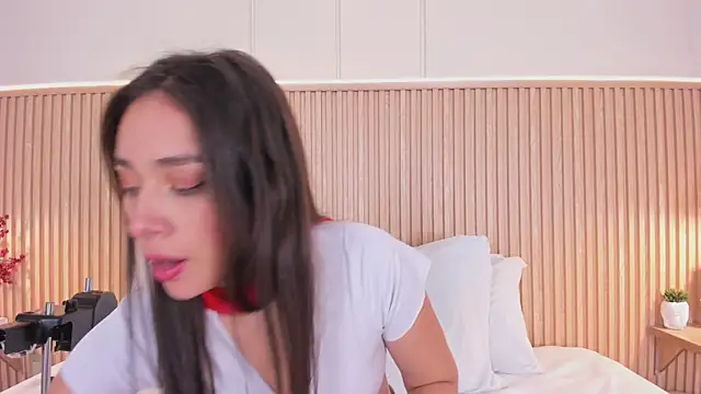NahimiThompson online show from July 2026 07:44:01 PM