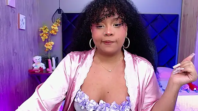 Aisha Linh online show from October 2025 11:12:02 PM