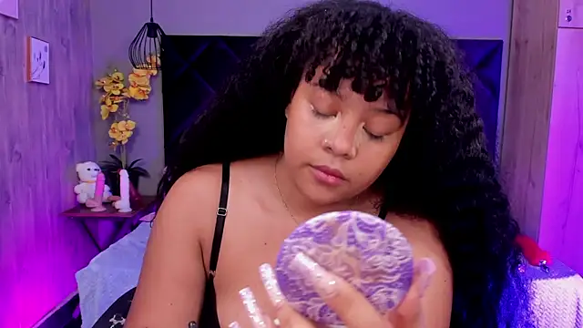 Aisha Linh online show from October 2025 11:40:02 PM