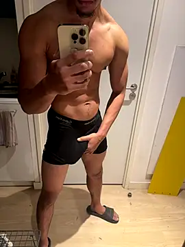 Snapshot of bigDickParis92 chatting on October 2025 09:44:01 PM bigDickParis92 online show from October 2025 09:44:01 PM