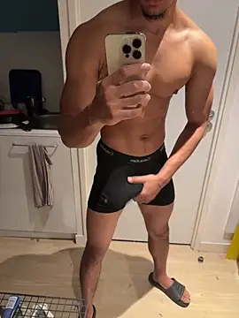 Snapshot of bigDickParis92 chatting on October 2025 05:51:02 PM bigDickParis92 online show from October 2025 05:51:02 PM