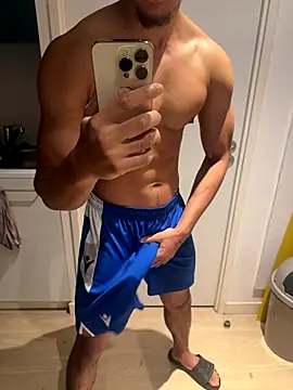 Snapshot of bigDickParis92 chatting on October 2025 03:51:01 PM bigDickParis92 online show from October 2025 03:51:01 PM