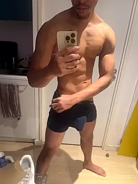 Snapshot of bigDickParis92 chatting on November 2025 10:42:01 PM bigDickParis92 online show from November 2025 10:42:01 PM