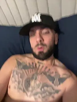 Snapshot of Jamall27 chatting on February 2026 01:06:02 PM Jamall27 online show from February 2026 01:06:02 PM