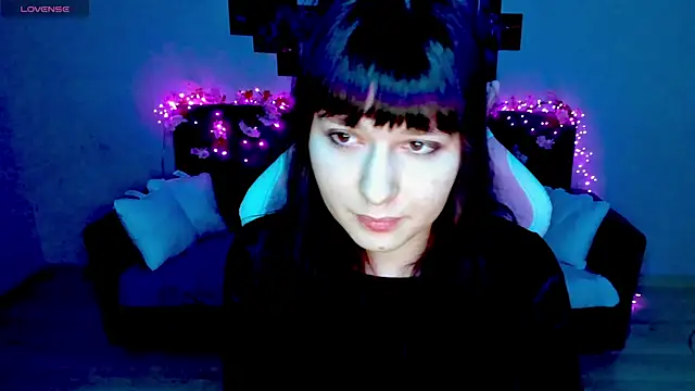 Snapshot of Quietdaisy chatting on November 2025 06:50:01 PM Quietdaisy online show from November 2025 06:50:01 PM