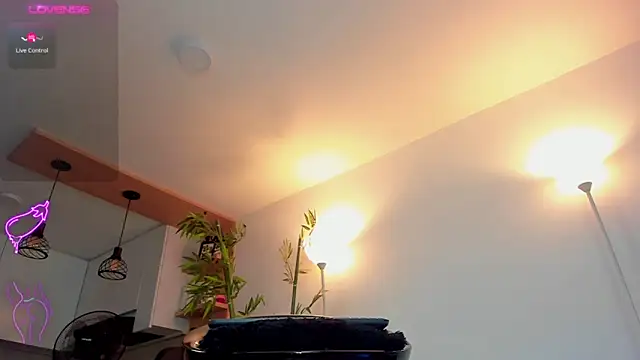 JessicaPratt online show from September 2025 01:33:01 PM