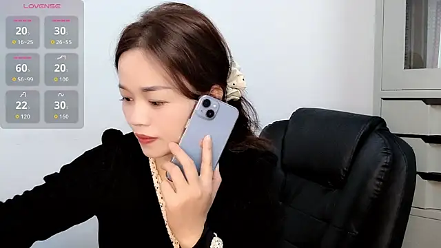 Ella-61 online show from November 2025 01:17:02 AM