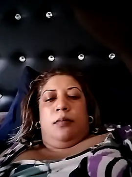 Snapshot of IndianLara chatting on November 2025 05:29:02 AM IndianLara online show from November 2025 05:29:02 AM