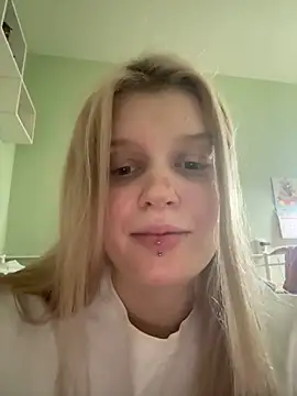 Snapshot of SilentAny chatting on April 2026 03:56:01 PM SilentAny online show from April 2026 03:56:01 PM