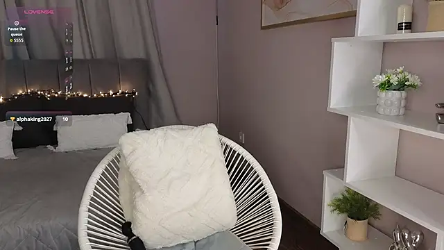 LilCatalia online show from June 2026 10:21:02 AM