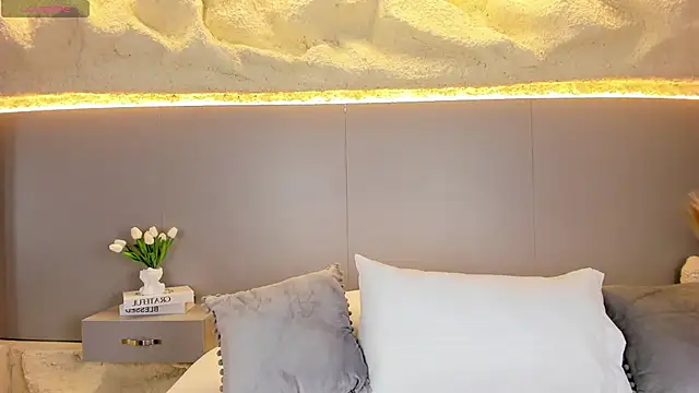 Snapshot of AmyColman_ chatting on February 2026 12:17:01 PM AmyColman online show from February 2026 12:17:01 PM