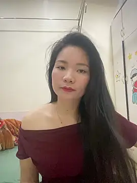 Bee Yellow00 online show from March 2026 05:57:01 AM