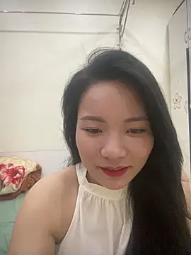 Bee Yellow00 online show from April 2026 04:59:02 AM