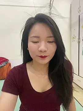 Bee Yellow00 online show from May 2026 04:41:02 AM