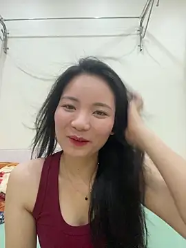 Bee Yellow00 online show from May 2026 04:51:01 AM