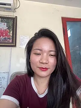 Bee Yellow00 online show from May 2026 04:19:01 AM