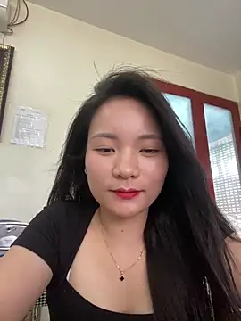 Bee Yellow00 online show from June 2026 06:04:01 AM