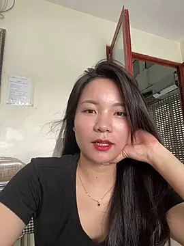 Bee Yellow00 online show from July 2026 02:20:02 AM