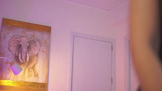 Aisha Bee online show from May 2026 09:25:02 AM