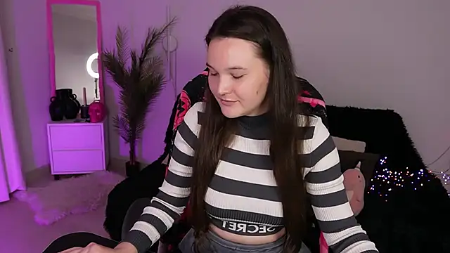 NikolFelix online show from October 2025 03:05:02 PM