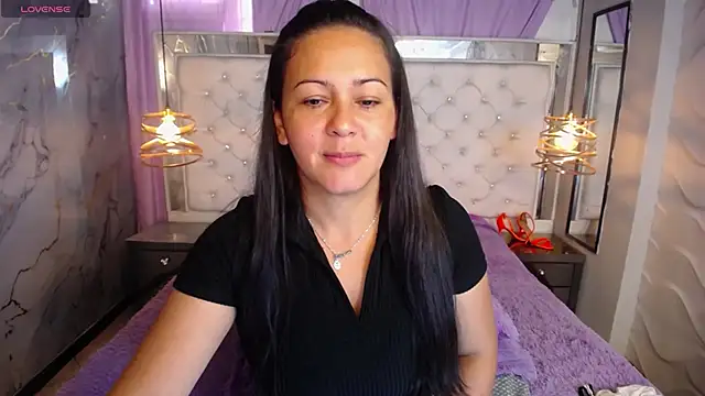 Snapshot of Melissa-roberts chatting on November 2025 02:38:01 PM Melissa-roberts online show from November 2025 02:38:01 PM