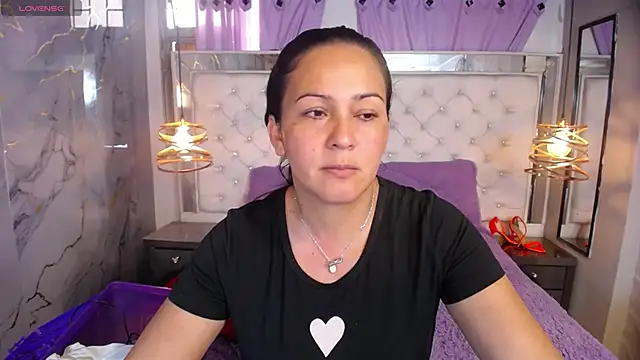 Snapshot of Melissa-roberts chatting on December 2025 07:09:01 PM Melissa-roberts online show from December 2025 07:09:01 PM