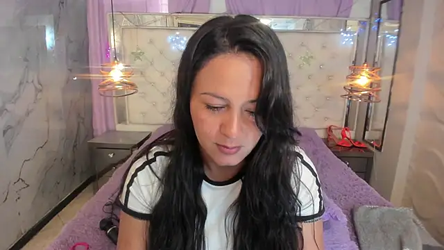 Snapshot of Melissa-roberts chatting on December 2025 03:39:01 PM Melissa-roberts online show from December 2025 03:39:01 PM