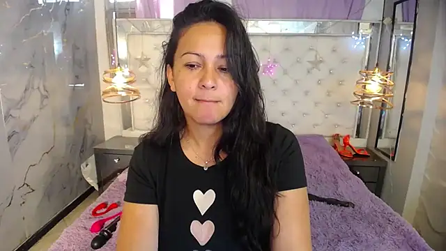 Snapshot of Melissa-roberts chatting on December 2025 06:48:02 PM Melissa-roberts online show from December 2025 06:48:02 PM