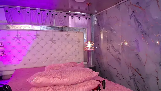 Snapshot of Melissa-roberts chatting on February 2026 01:41:02 PM Melissa-roberts online show from February 2026 01:41:02 PM