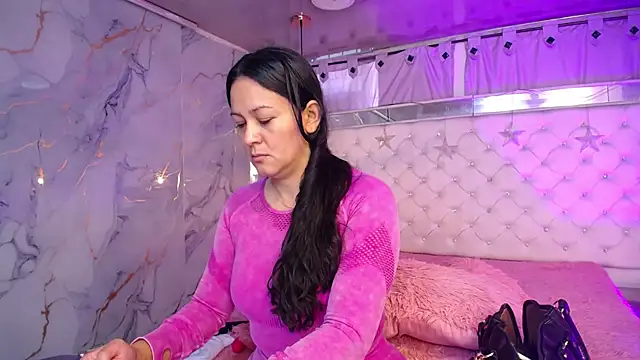 Snapshot of Melissa-roberts chatting on February 2026 01:45:02 PM Melissa-roberts online show from February 2026 01:45:02 PM