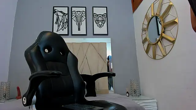 Snapshot of adams_bobby chatting on November 2025 02:29:02 PM adams bobby online show from November 2025 02:29:02 PM