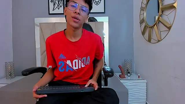 Snapshot of adams_bobby chatting on December 2025 11:52:02 AM adams bobby online show from December 2025 11:52:02 AM