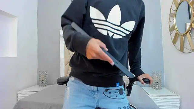 Snapshot of adams_bobby chatting on December 2025 11:28:01 AM adams bobby online show from December 2025 11:28:01 AM