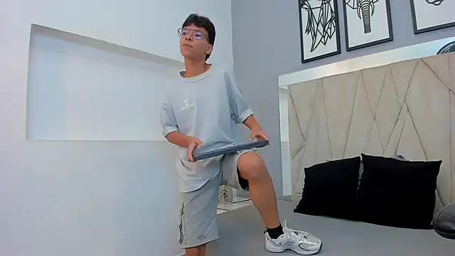 Snapshot of adams_bobby chatting on January 2026 11:27:02 AM adams bobby online show from January 2026 11:27:02 AM