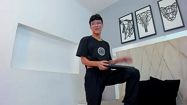 Snapshot of adams_bobby chatting on February 2026 11:47:02 AM adams bobby online show from February 2026 11:47:02 AM