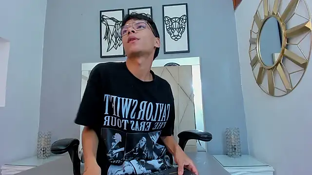 Snapshot of adams_bobby chatting on February 2026 11:25:02 AM adams bobby online show from February 2026 11:25:02 AM